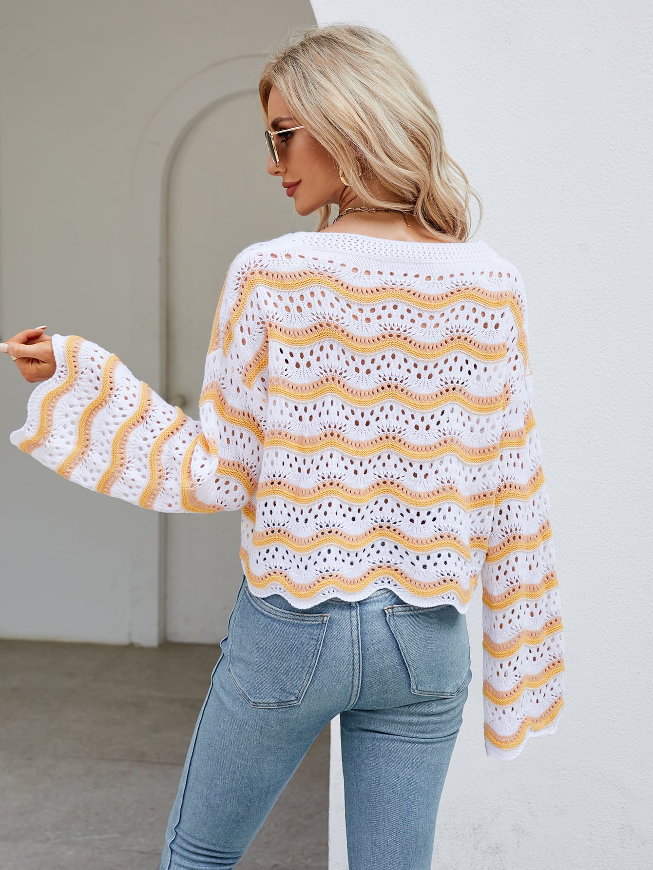 Round Neck Flare Sleeve Knit Top